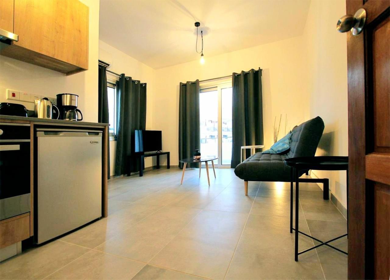 Papadavid Apartments Paphos Exterior photo